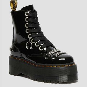 Dr. Martens Patent Jadon Max Chain